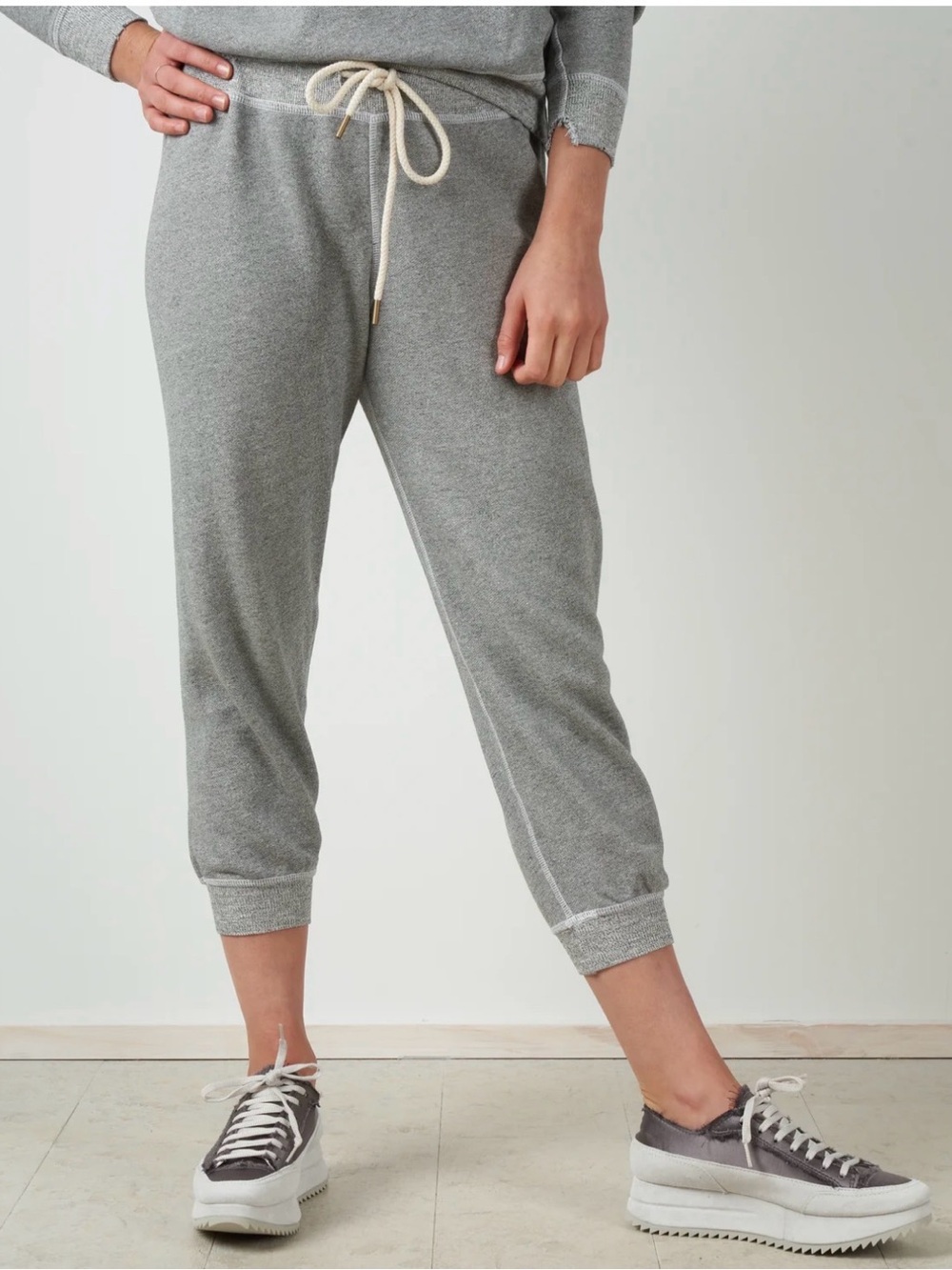 NWT The Great the cropped sweatpant - varsity grey size medium (2)